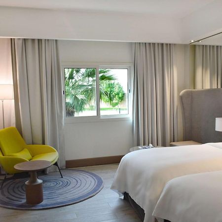 Radisson Blu Resort, Al Khobar Half Moon Bay Εξωτερικό φωτογραφία A room at the hotel