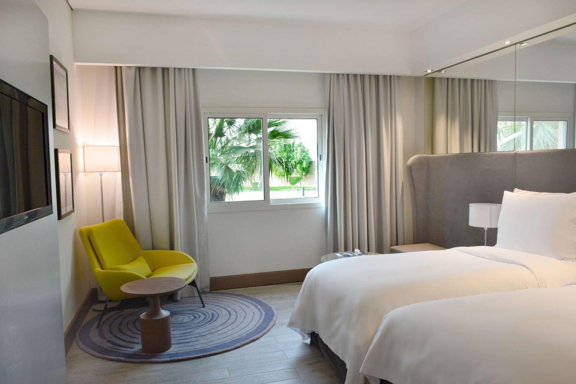 Radisson Blu Resort, Al Khobar Half Moon Bay Εξωτερικό φωτογραφία A room at the hotel