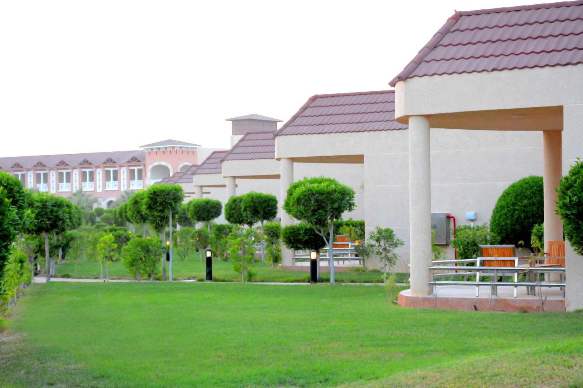 Radisson Blu Resort, Al Khobar Half Moon Bay Εξωτερικό φωτογραφία Residential villas in Al-Ghazal