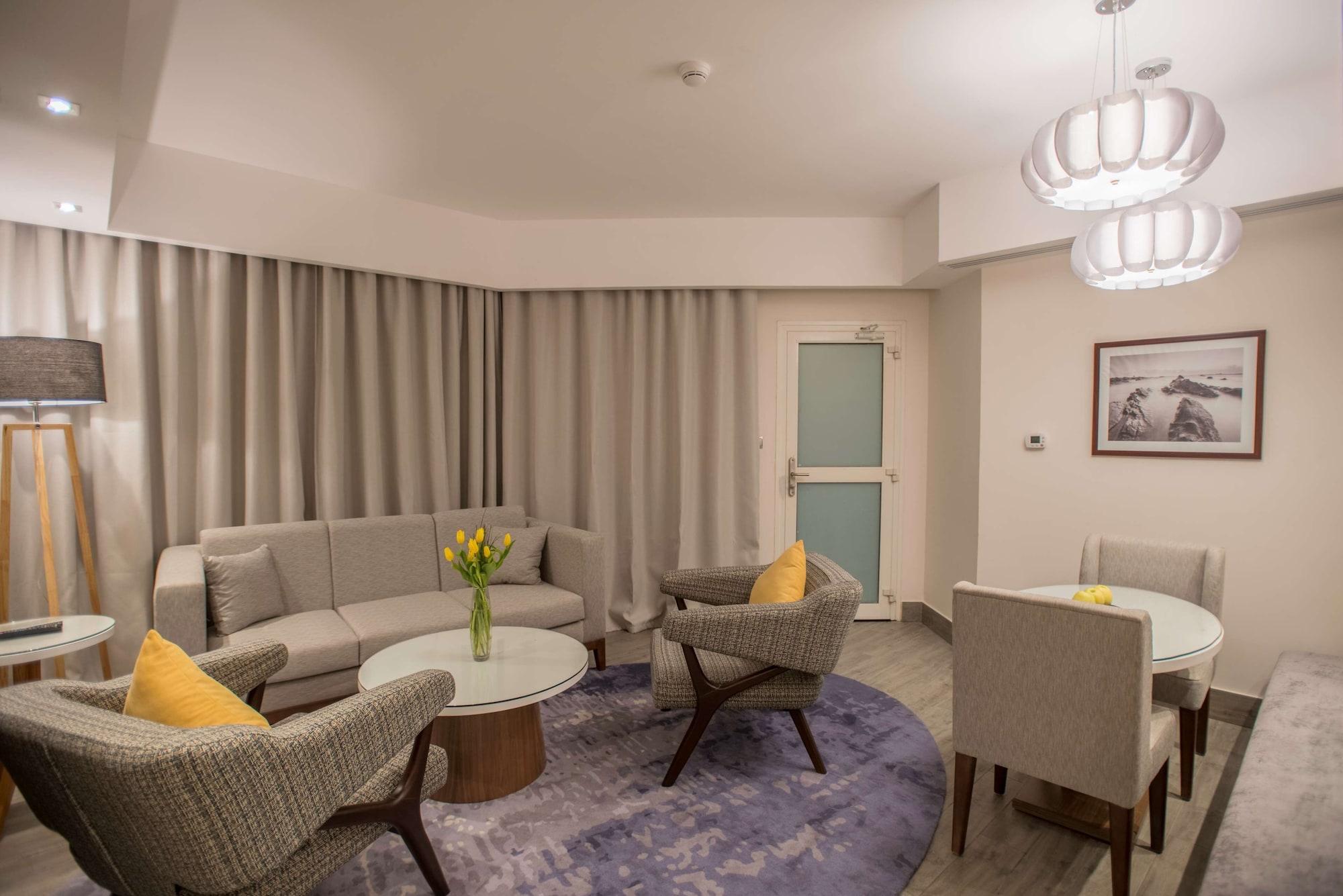 Radisson Blu Resort, Al Khobar Half Moon Bay Εξωτερικό φωτογραφία The interior of a suite at the hotel