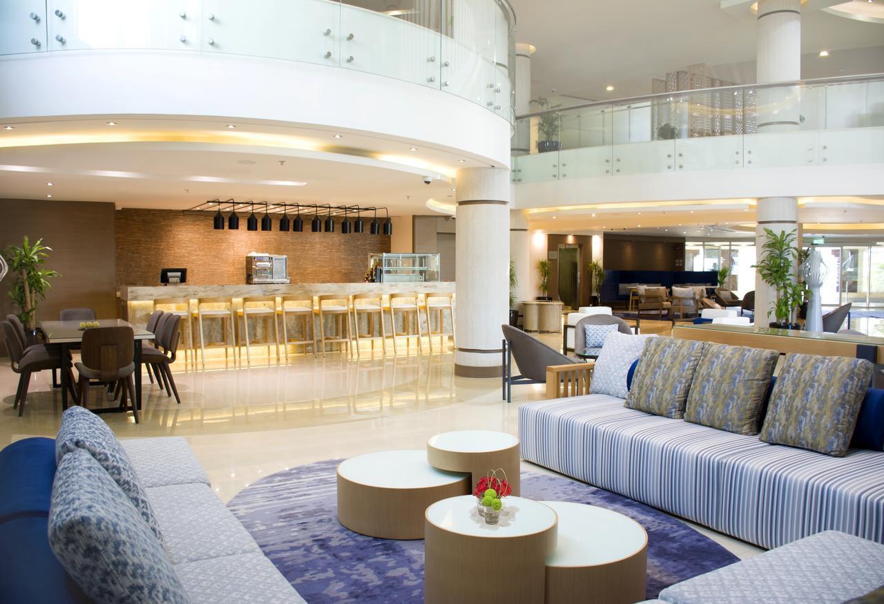 Radisson Blu Resort, Al Khobar Half Moon Bay Εξωτερικό φωτογραφία The lobby of the hotel