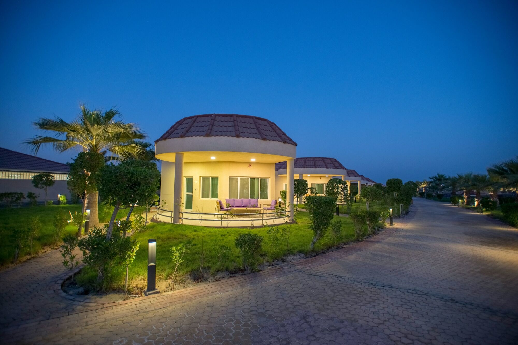 Radisson Blu Resort, Al Khobar Half Moon Bay Εξωτερικό φωτογραφία The resort at night